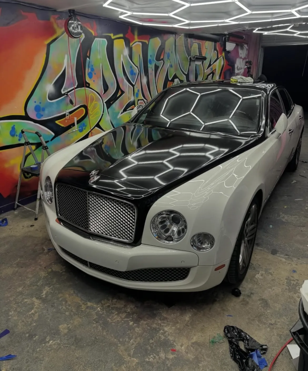 Bentley Mulsanne — two-tone wrap
